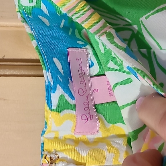 Lilly Pulitzer rayon shorts - Picture 2 of 6